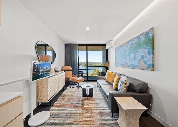 Stylish Studio In Acton With Balcony Views