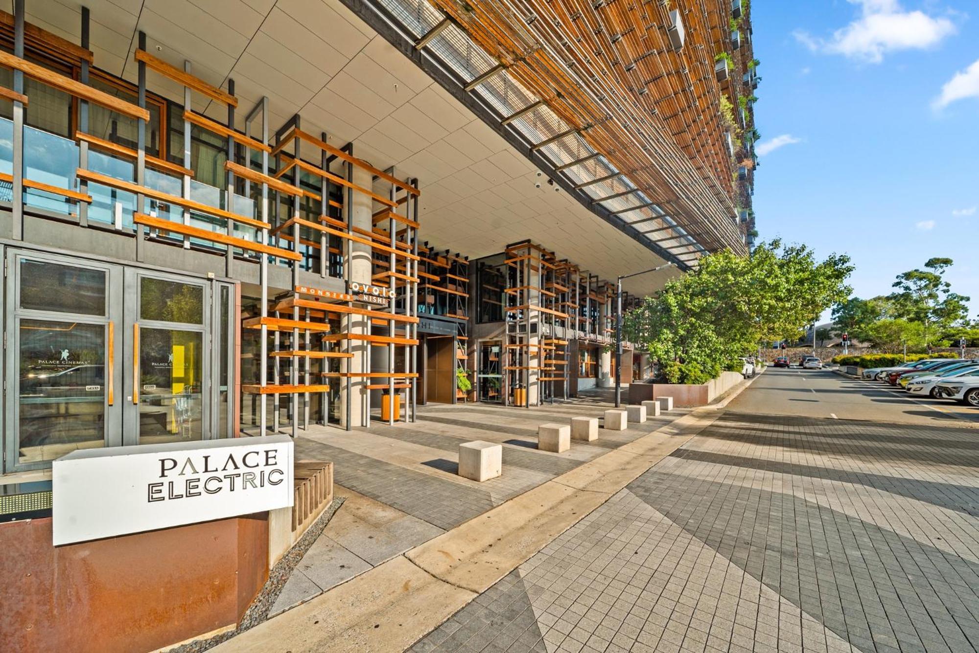 Stylish In Acton With Balcony Views Canberra