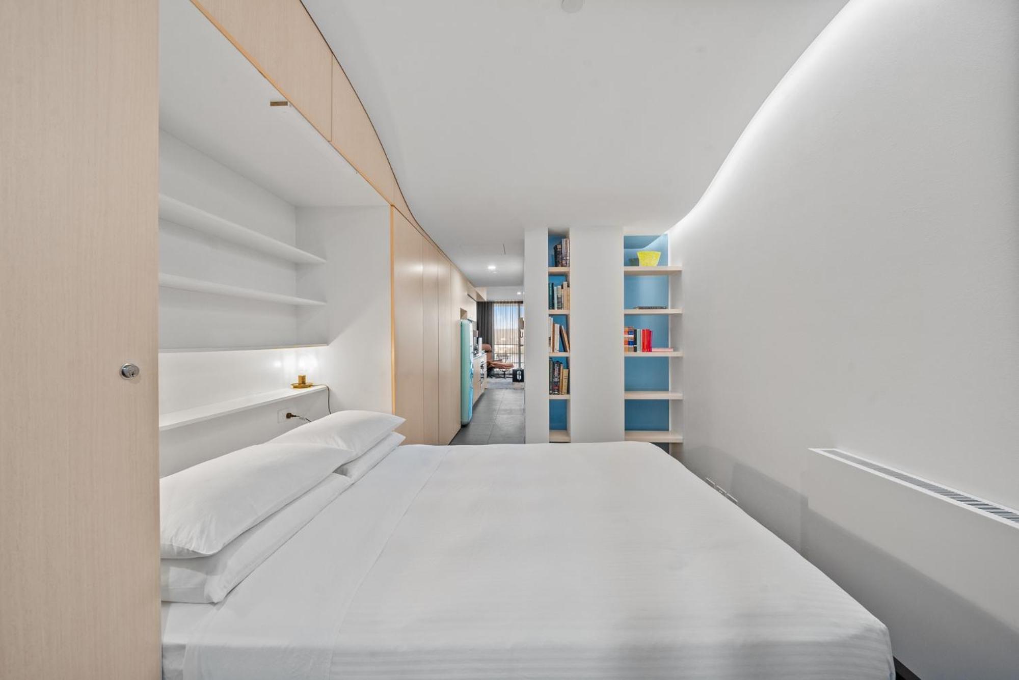 Apartment Stylish In Acton With Balcony Views